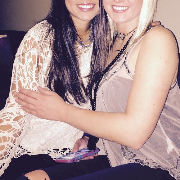 Crotchet long sleeve top - Picture 3 of 3